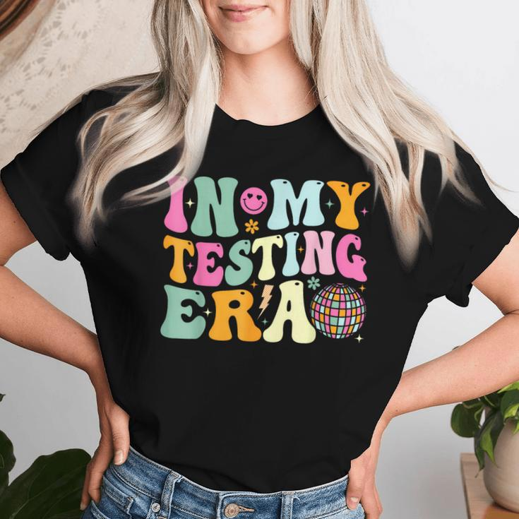 Groovy In My Testing Era Testing Day Teacher Test Day Women T-shirt Gifts for Her