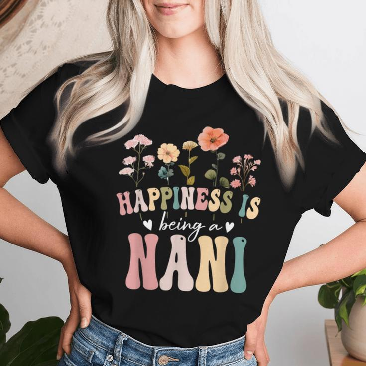 Happiness Is Being A Nani Floral Nani Mother's Day Women T-shirt Gifts for Her