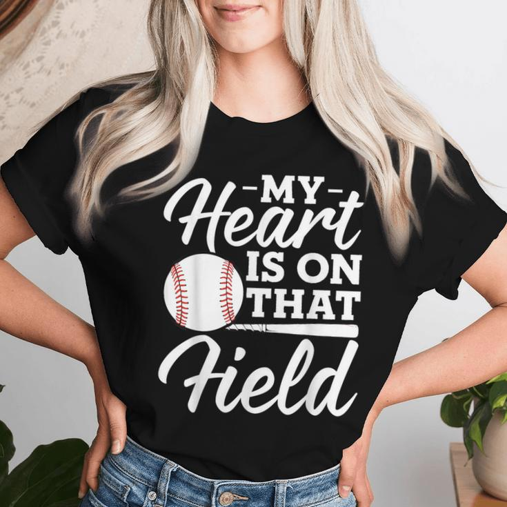 My Heart Is On That Field Baseball Mom Wife Women T-shirt Gifts for Her