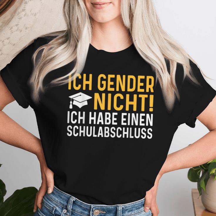 Ich Gender Nicht Ich Habe Einen Schulabschluss Women's T-shirt Frauen Geschenke für Sie