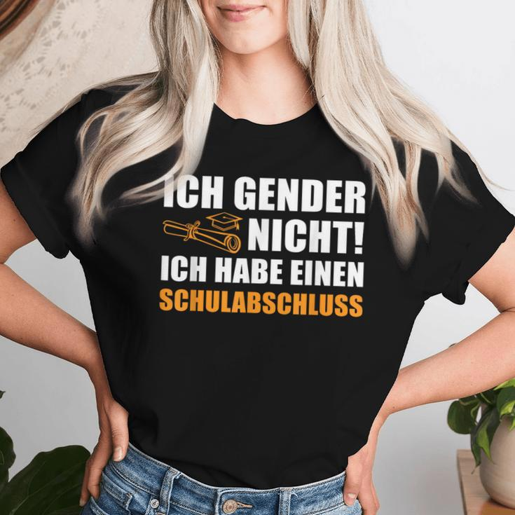 Ich Gender Nicht Ich Habe Einen Schulabschluss Women's T-shirt Frauen Geschenke für Sie