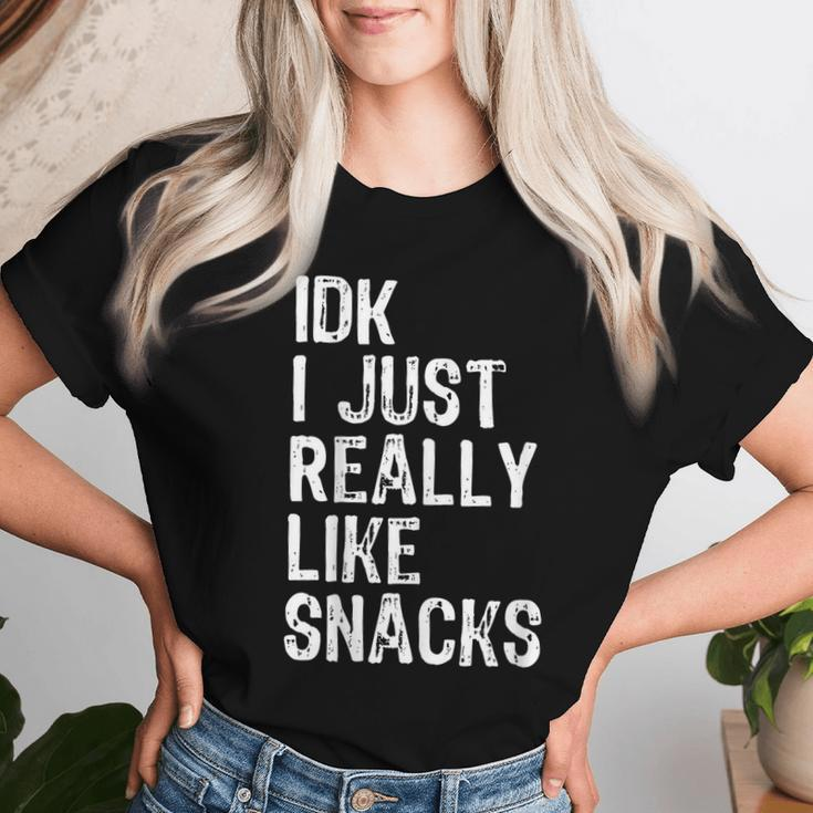 Idk I Just Really Like Snacks Toddler Boy Girl Women T-shirt Gifts for Her