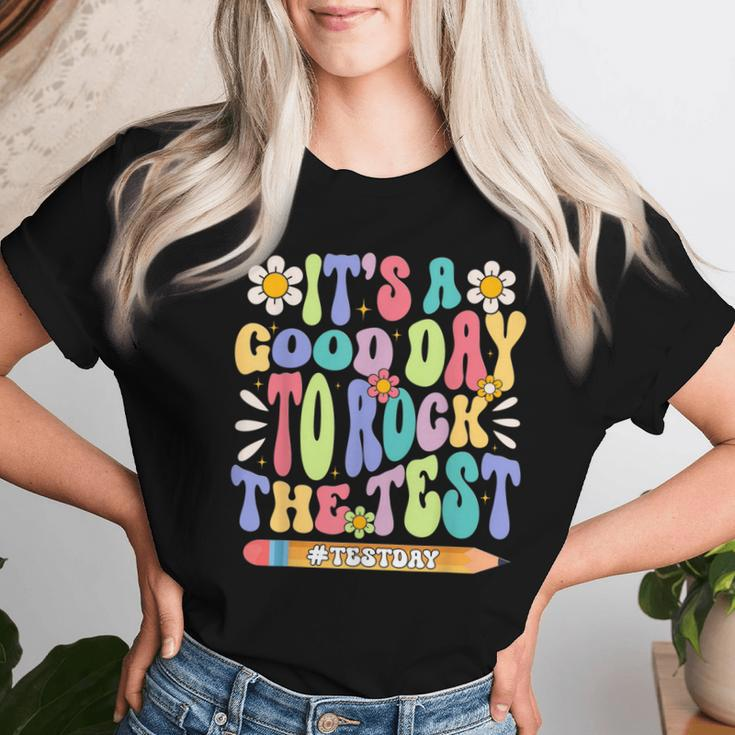 It's A Good Day To Rock The Test Groovy Testing Motivation Women T-shirt Gifts for Her