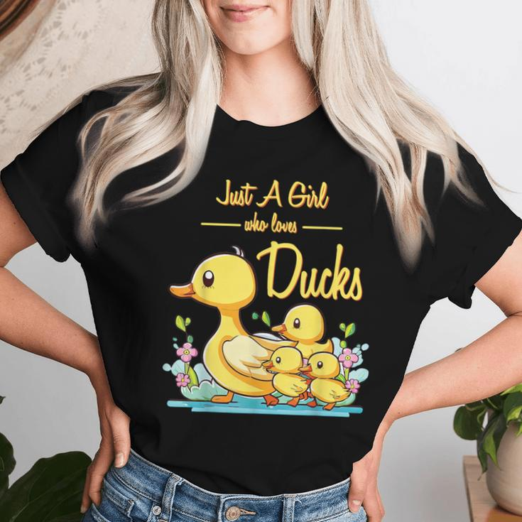 Just A Girl Who Loves Ducks Duck Family Women T-shirt Gifts for Her