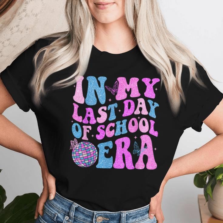 In My Last Day Of School Era Retro Groovy Student Teacher Women T-shirt Gifts for Her