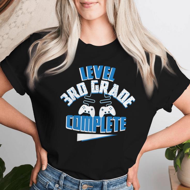 Last Day Of School Level 3Rd Grade Complete Gamer Girls Boys Women T-shirt Gifts for Her