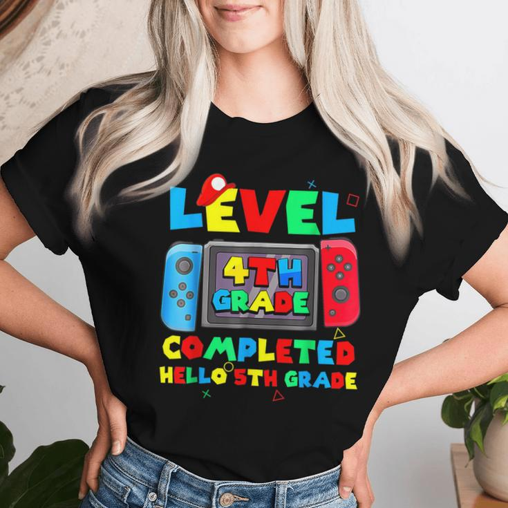 Level 4Th Grade Completed Hello 5Th Grade Last Day Of School Women T-shirt Gifts for Her