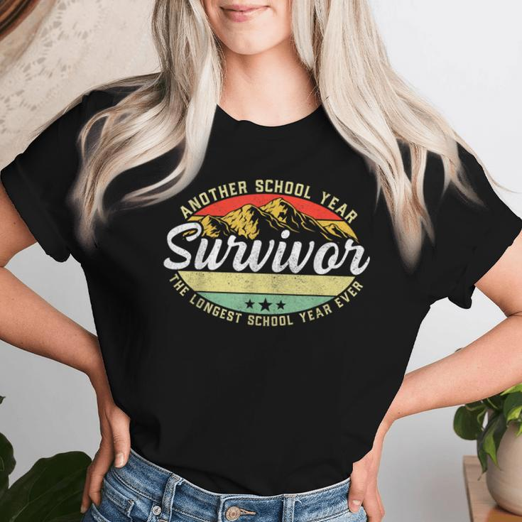 The Longest School Year Ever Teacher 2021 Survivor Women T-shirt Gifts for Her