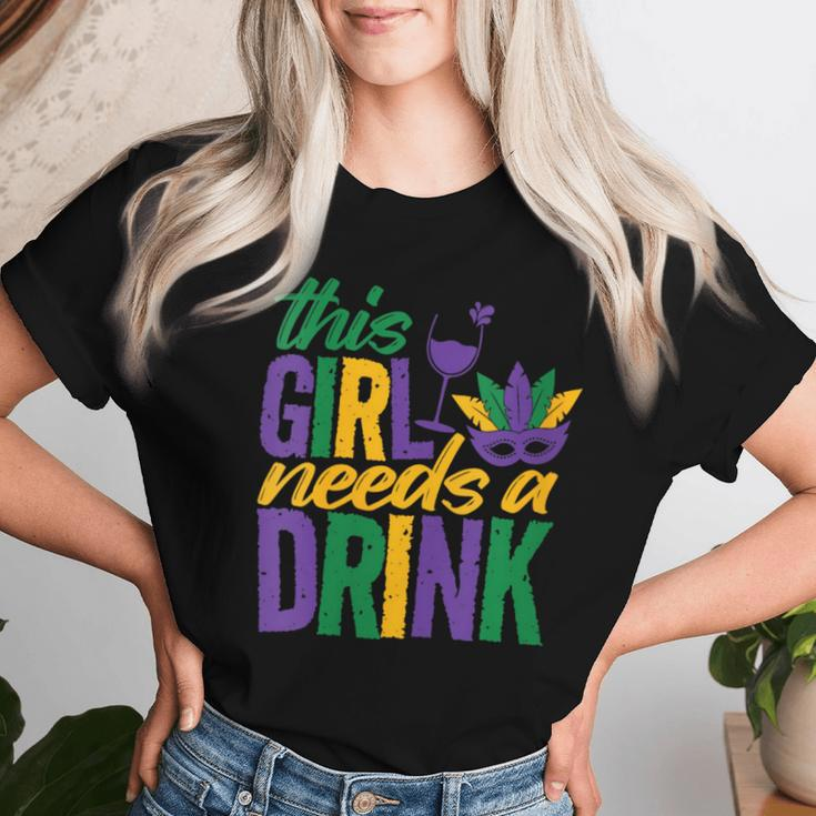 Mardi Gras 2024 This Girl Needs A Drink Vintage Women T-shirt Gifts for Her