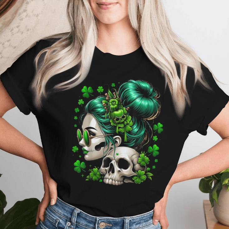 Messy Bun Irish Skull Saint Pattys Day Women T-shirt Gifts for Her