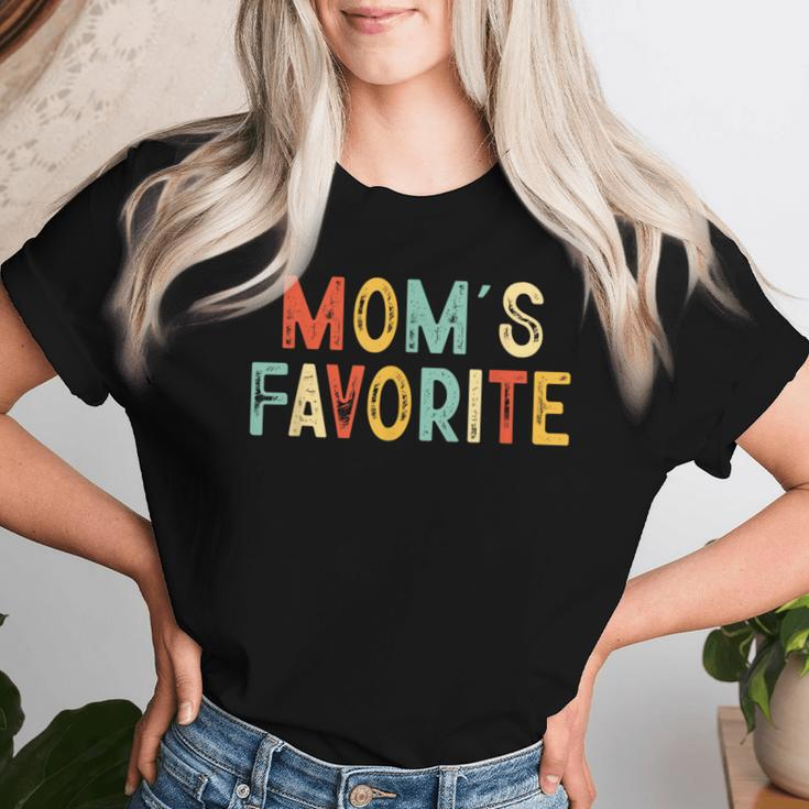 Moms Favorite Mom's Favorite Mother's Day Women T-shirt Gifts for Her