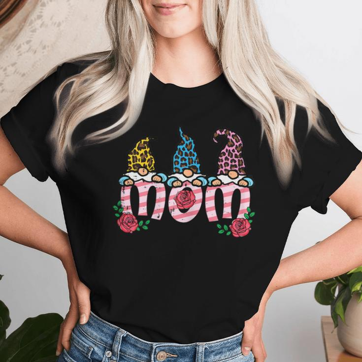 Gnomes Mom Cute Mama Mommy Floral Garden Women Women T-shirt Gifts for Her