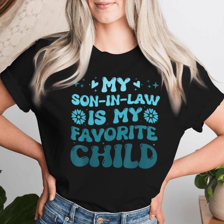 Niedlich Für Mama Und Papa My Son In Law Is My Favorite Child T-shirt Frauen Geschenke für Sie