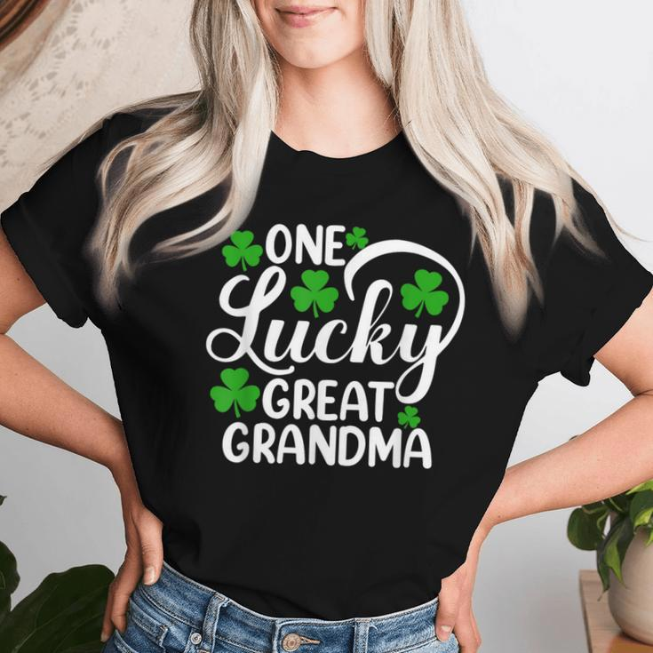 One Lucky Great Grandma St Patrick's Day Shamrocks Women T-shirt Gifts for Her