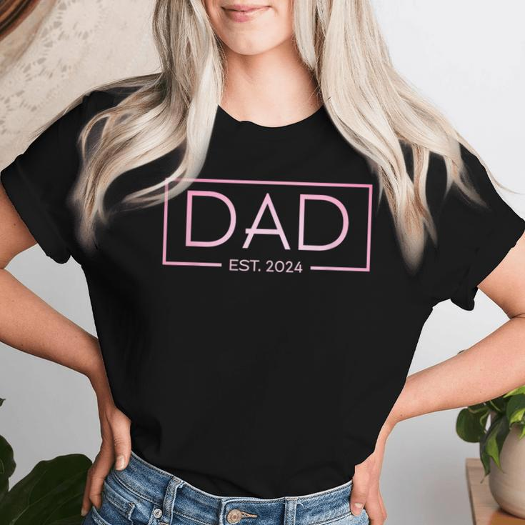 Promoted To Dad 2024 New Dad Girl Newborn Father's Day Baby Women T-shirt Gifts for Her