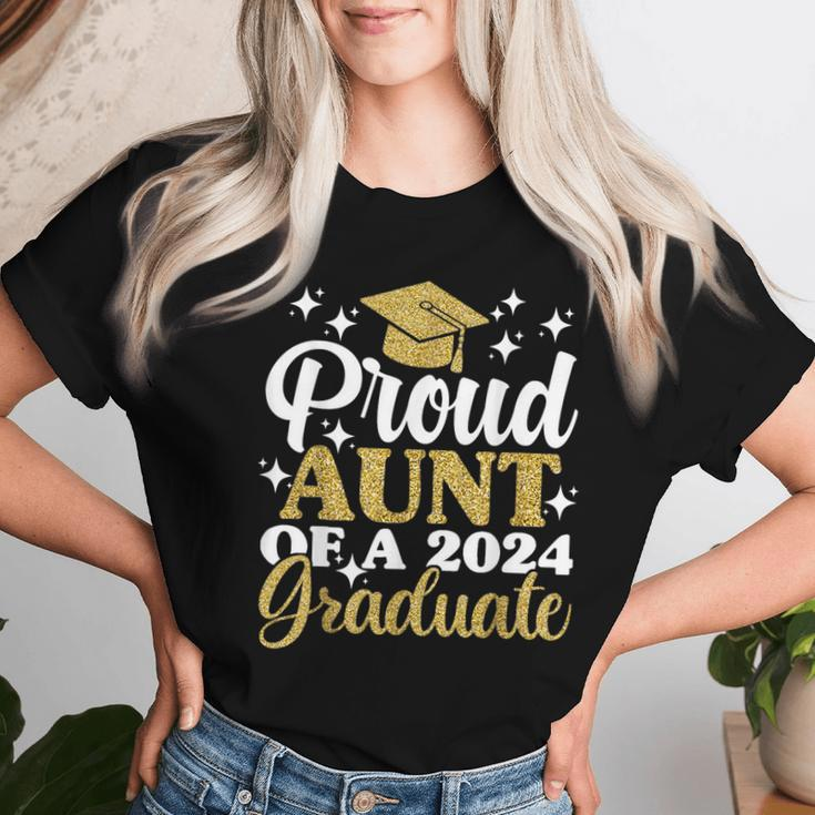 Proud Aunt Of A 2024 Graduate Graduation Family Women T-shirt Gifts for Her