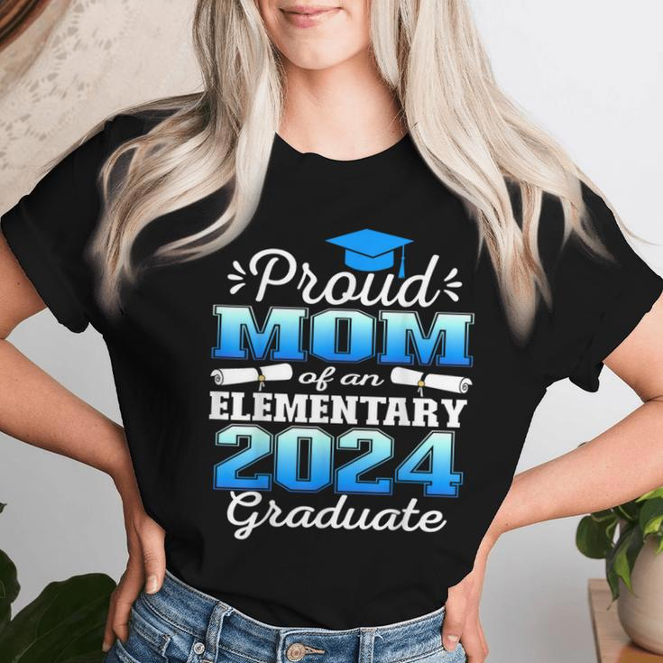 Proud Mom Of 5Th Grade Graduate 2024 Elementary Graduation Women T-shirt Gifts for Her