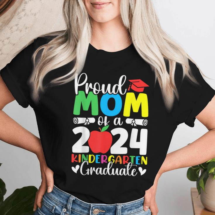 Proud Mom Class Of 2024 Kindergarten Graduate Graduation Women T-shirt Gifts for Her