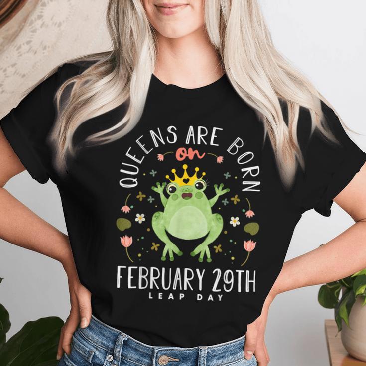 Queens Are Born On February 29Th Leap Year Girls Frog Women T-shirt Gifts for Her