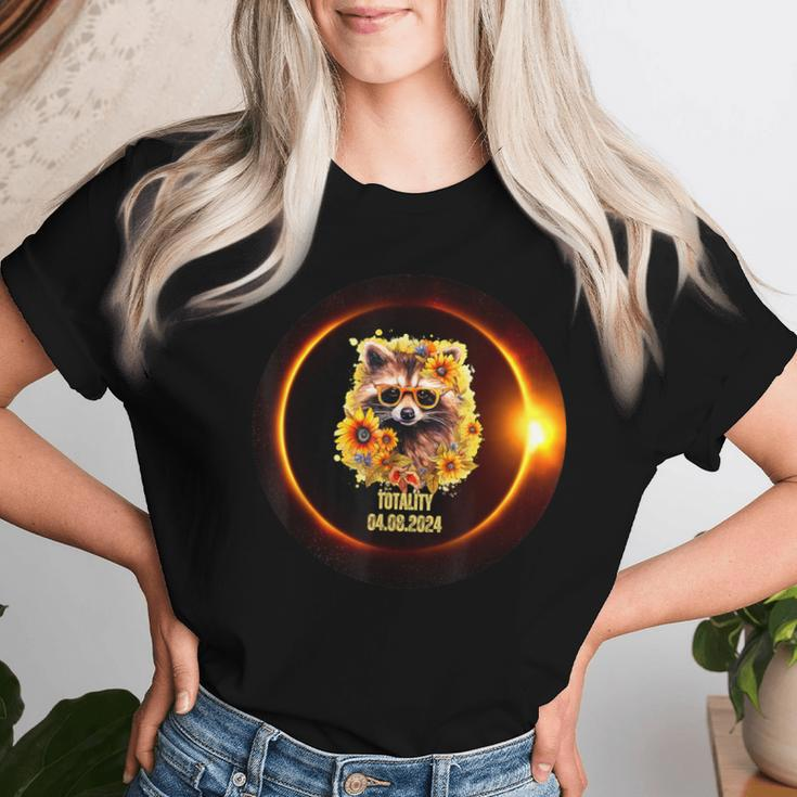 Raccoon Sunflower Totality Total Solar Eclipse April 8 2024 Women T-shirt Gifts for Her
