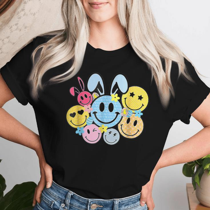 Retro Easter Bunny Smile Face Groovy Happy Easter Day Womens Women T-shirt Gifts for Her