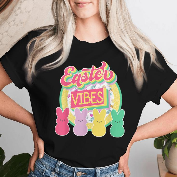 Retro Groovy Easter Vibes Bunny Rabbit Hunting Eggs Family Women T-shirt Gifts for Her