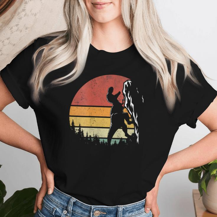 Retro Mountain Climber Vintage T-Rex Rock Climbing Women T-shirt Gifts for Her