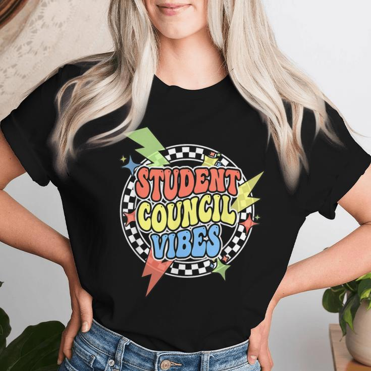 Retro Student Council Vibes Groovy School Student Council Women T-shirt Gifts for Her