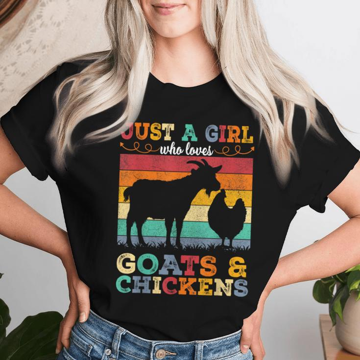 Retro Vintage Just A Girl Who Loves Chickens & Goats Farmer Women T-shirt Gifts for Her