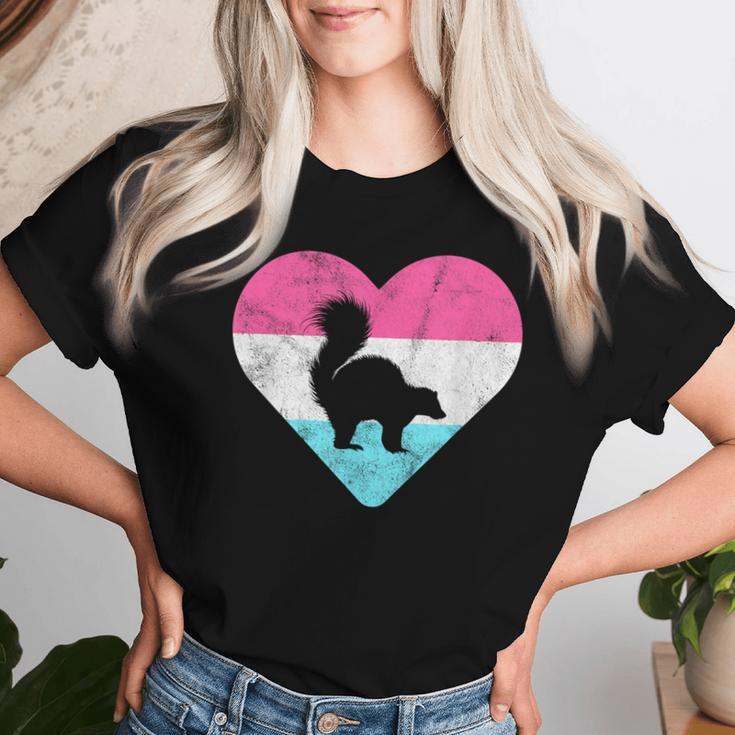 Retro Vintage Skunk For Or Girls Women T-shirt Gifts for Her