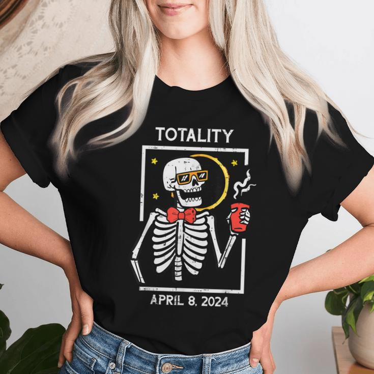Solar Eclipse Skeleton Coffee Totality April 8 Women Women T-shirt Gifts for Her