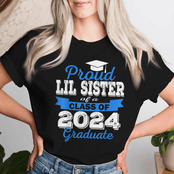 Super Proud Little Sister Of 2024 Graduate Awesome Family Women T-shirt Gifts for Her