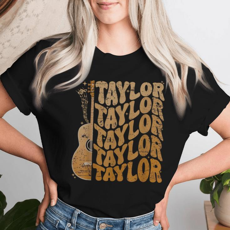 Taylor First Name I Love Taylor Girl Groovy 80'S Vintage Women T-shirt Gifts for Her