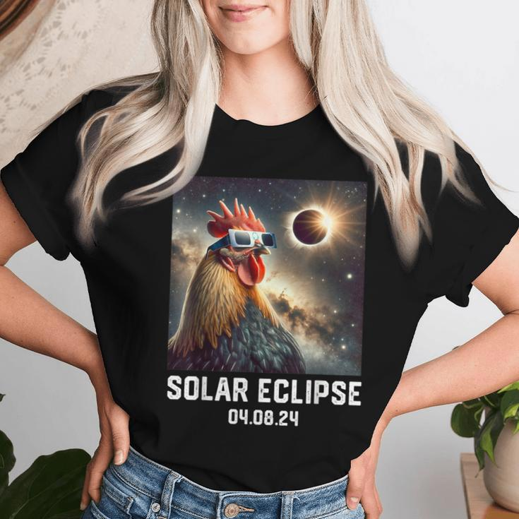 Totality Solar Eclipse 040824 Chicken Astronomy Lovers Women T-shirt Gifts for Her