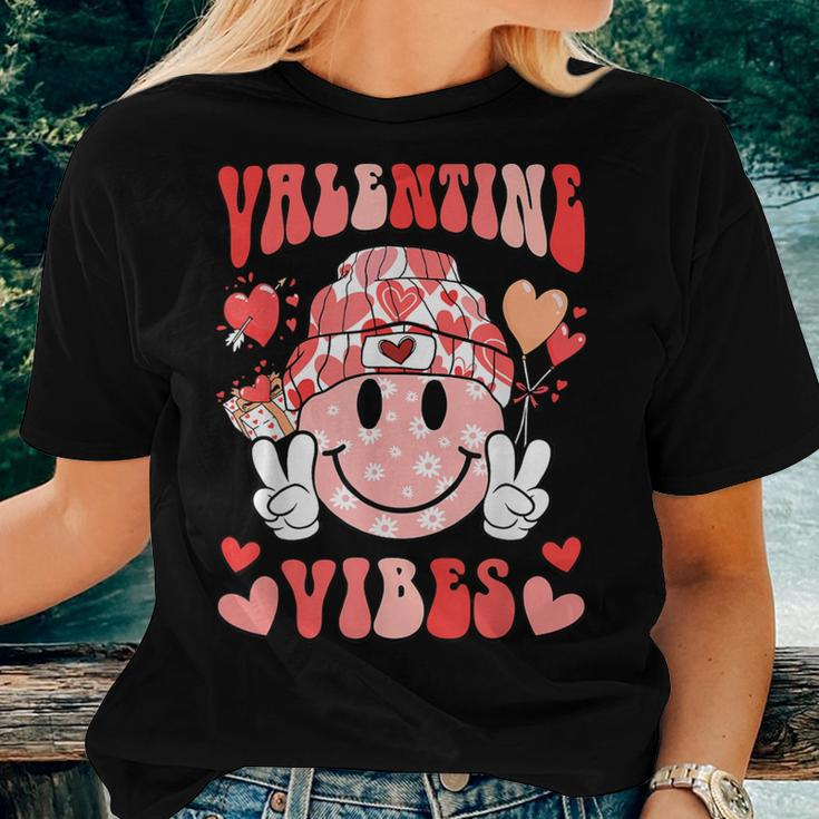Valentine Vibes Groovy Valentine's Day Couples Boys Girls Women T-shirt Gifts for Her