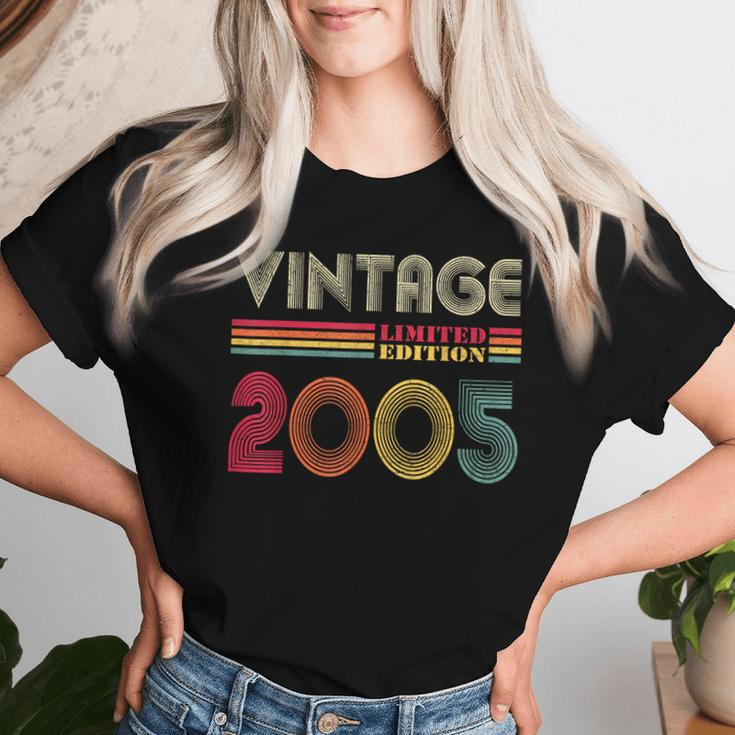 Vintage 2005 19 Years Old Boys And Girls 19Th Birthday Women T-shirt Gifts for Her