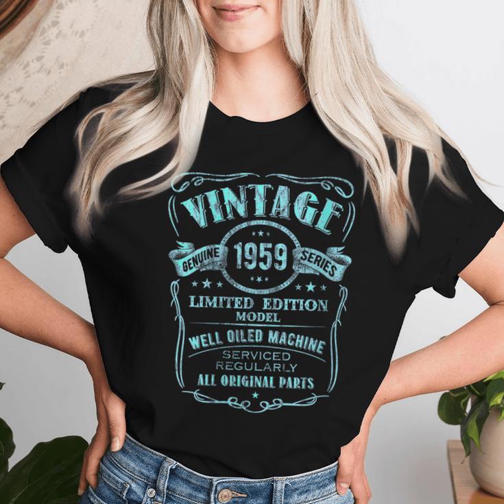 Vintage 65Th Birthday Well-Oiled Machine Since 1959 Women T-shirt Gifts for Her