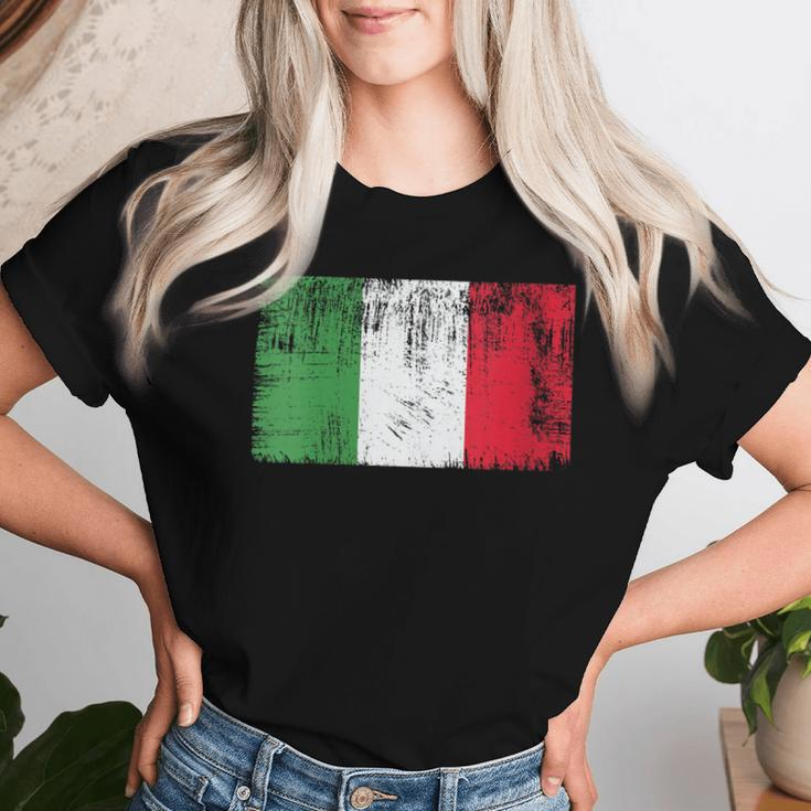 Vintage Italian Banner Fan Italy Flag Italia Retro Women T-shirt Gifts for Her