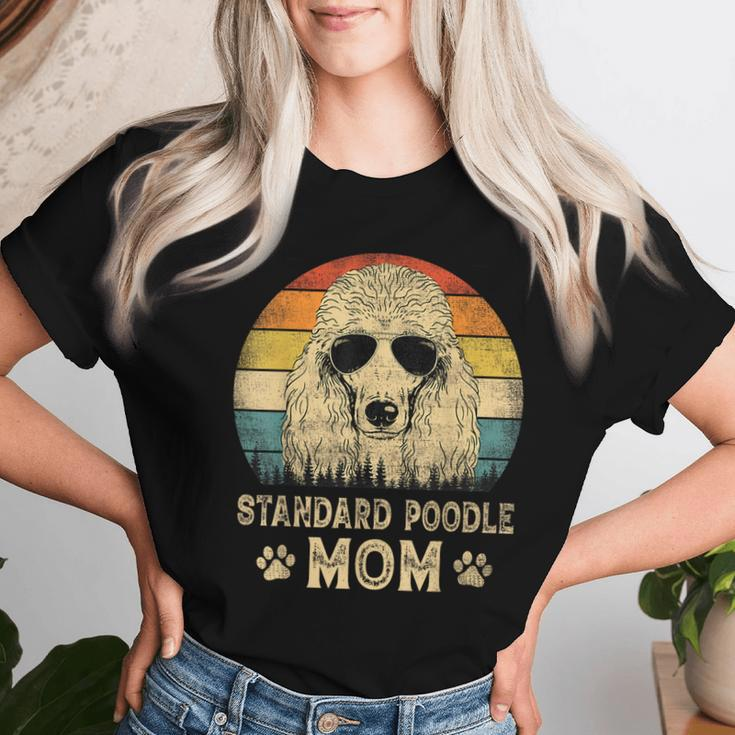 Vintage Standard Poodle Mom Dog Lovers Mother's Day Women T-shirt Gifts for Her