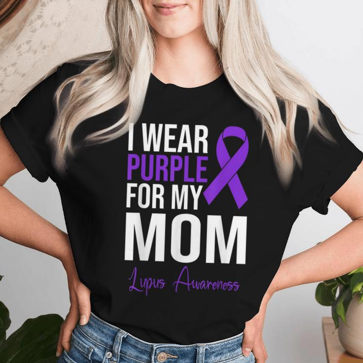 I Wear Purple For My Mom Lupus Warrior Lupus Women T-shirt Gifts for Her