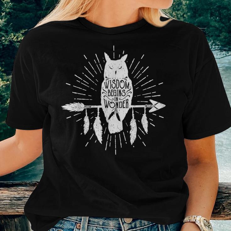 Wisdom Begins In Wonder Native American Owl Feathers Women T-shirt Gifts for Her