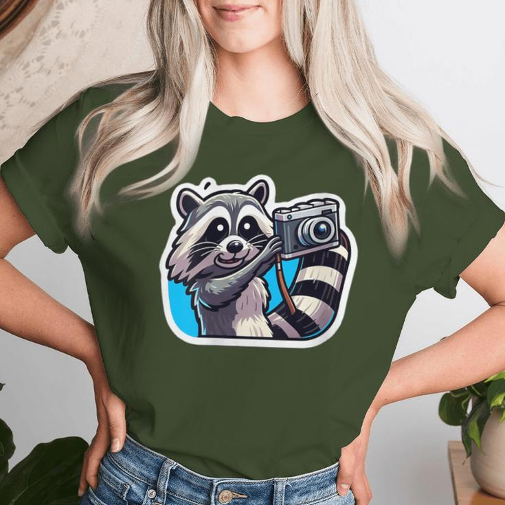 Vintage Camera Christmas Rocket Raccoon Meme Selfie Women T-shirt Gifts for Her