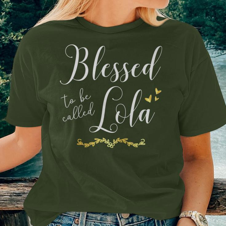 Lola Filipino Grandma For Mother's Day And Christmas Women T-shirt Gifts for Her