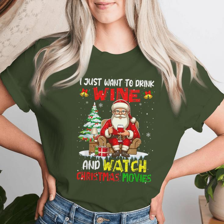 Vintage Drink Wine And Watch Xmas Movies Santa Drinker Women T-shirt Gifts for Her