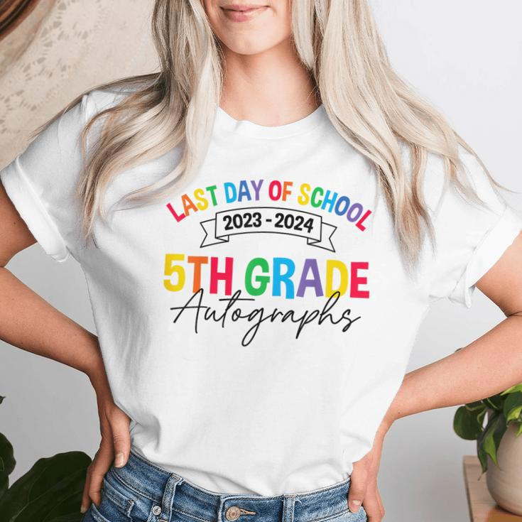 2023-2024 Last Day Of School Autograph 5Th Grade Graduation Women T-shirt Gifts for Her