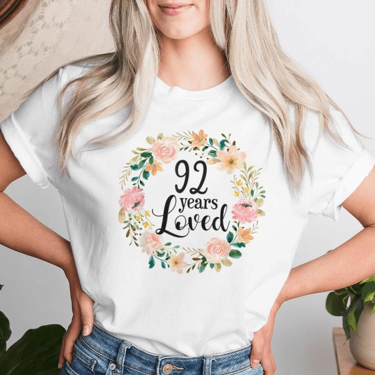 92 Years Loved 92 Year Old Floral 92Nd Birthday Women T-shirt Gifts for Her