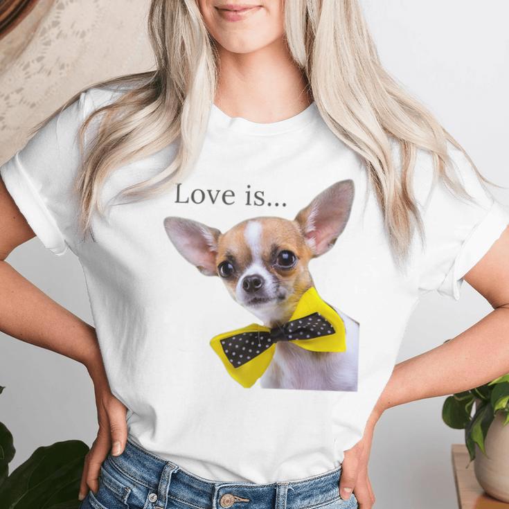 Chihuahua Hund Mama Papa Liebe Haustier Welpen ChiuauahaRaglan T-shirt Frauen Geschenke für Sie