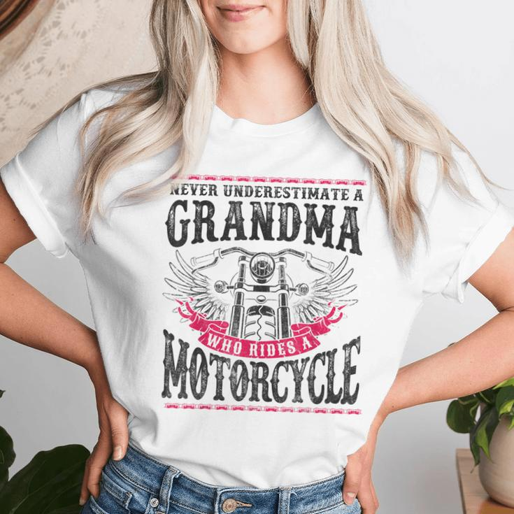 Classic Motorcycle Biker Grandma Never Underestimate A Women T-shirt Gifts for Her