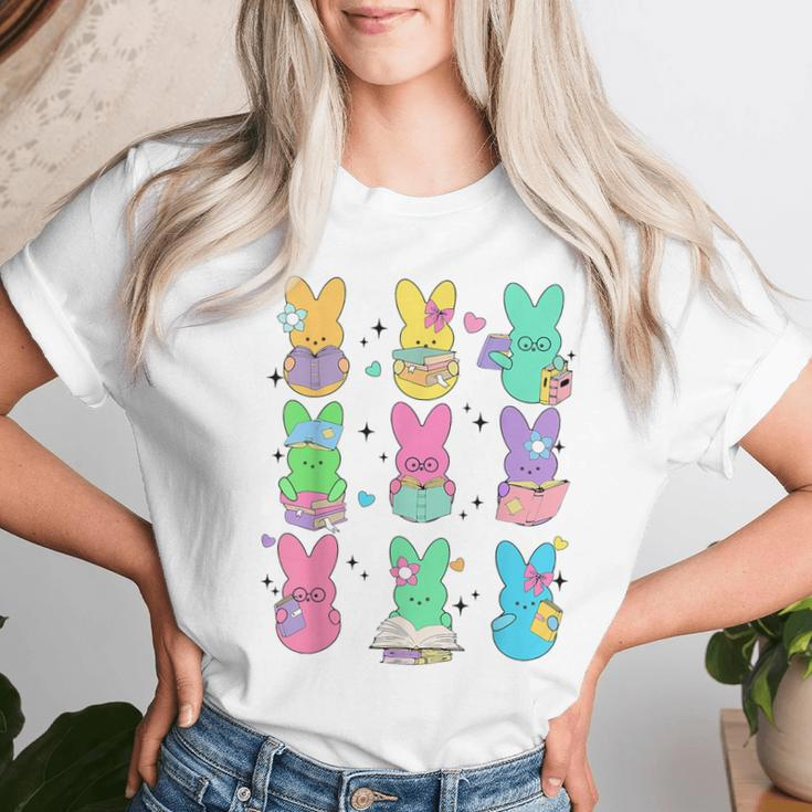 Cute Teacher Bunny Rabbit Reading Easter Bunnies Book Lovers Women T-shirt Gifts for Her