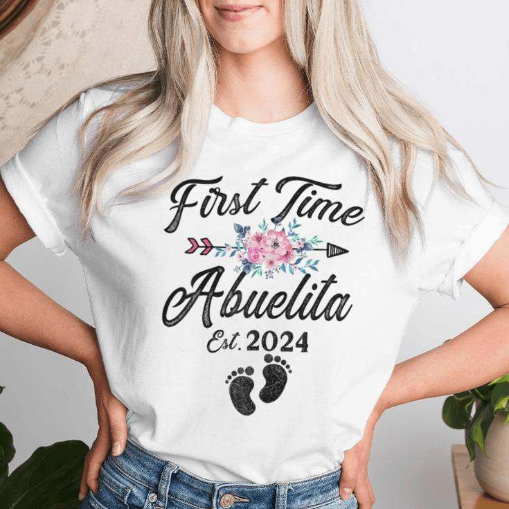 First Time Abuelita 2024 Soon To Be Grandma 2024 Women T-shirt Gifts for Her